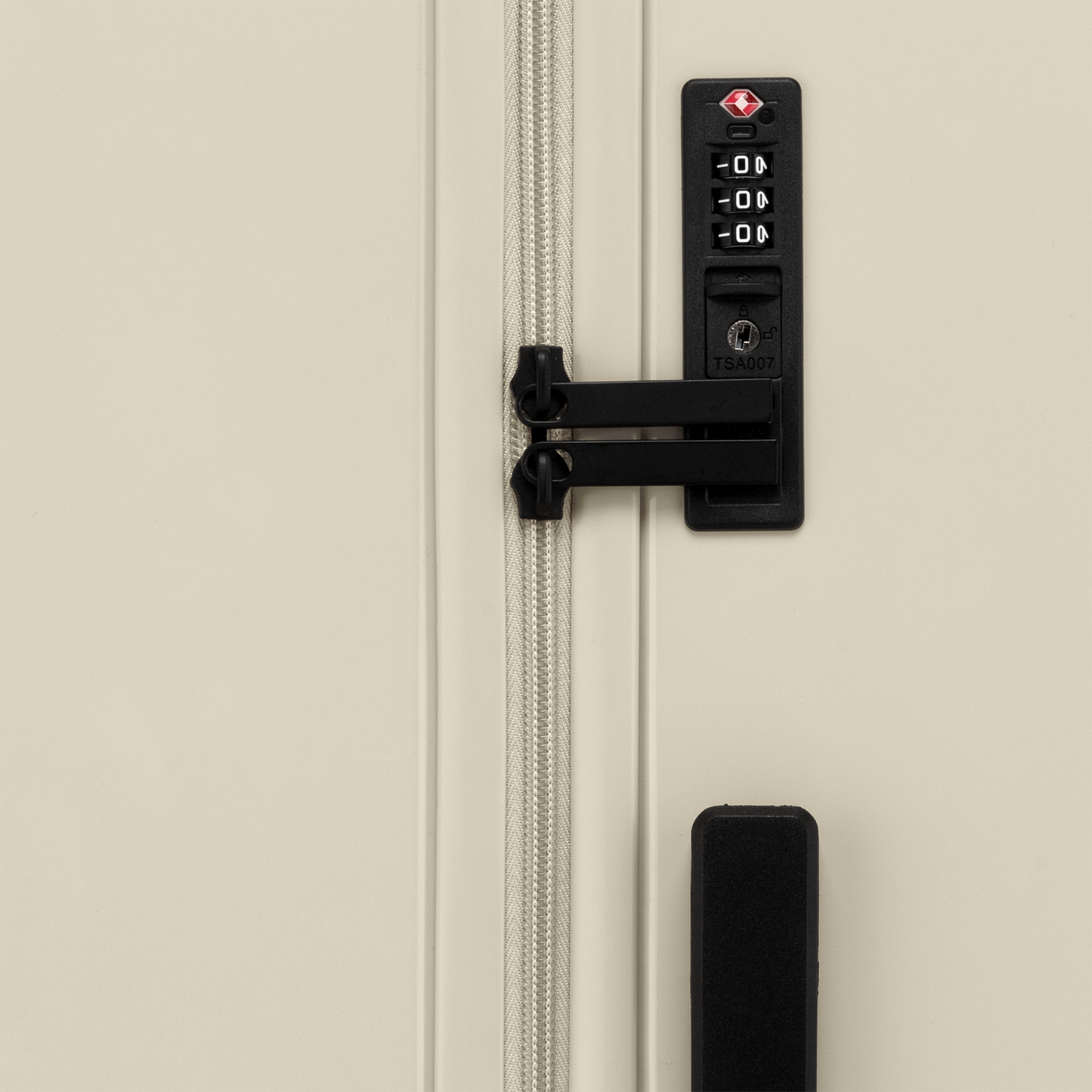 Signature - White Ivory - Reiskoffer (76 cm)